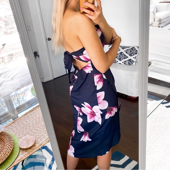 Elegant Floral Strapless Dress - Picture 4 of 15